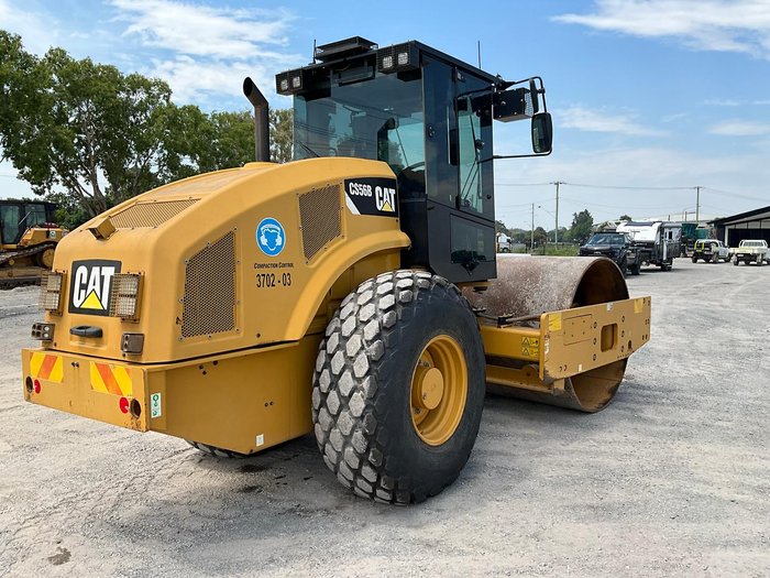 2017 Caterpillar Cs56b