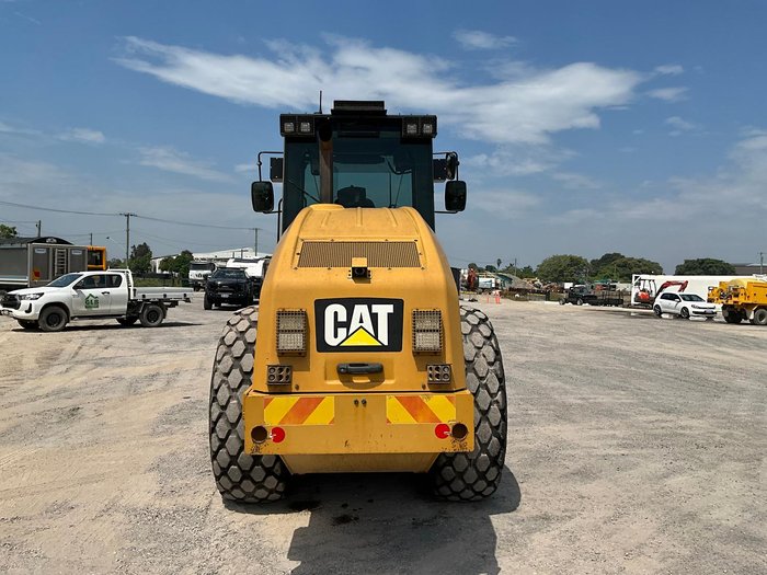 2017 Caterpillar Cs56b