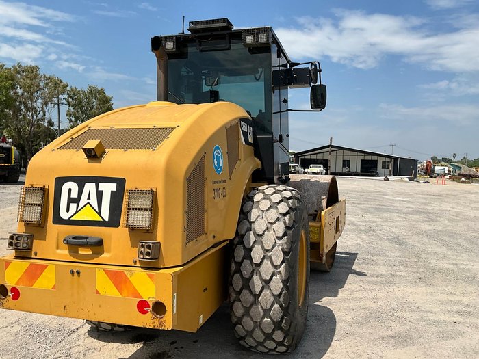 2017 Caterpillar Cs56b