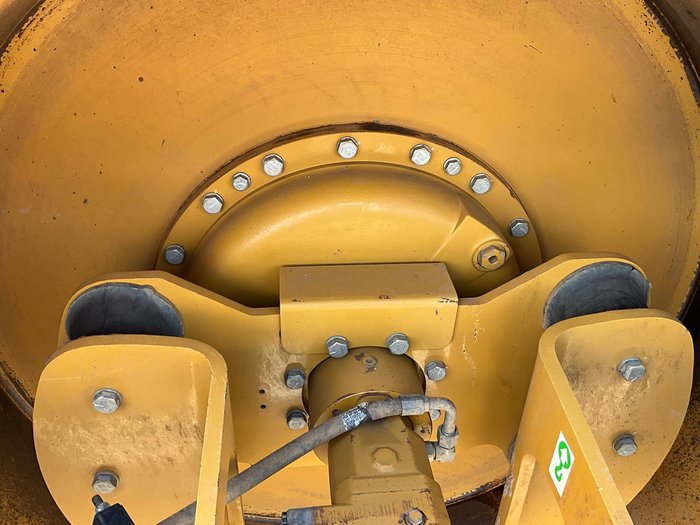 2017 Caterpillar Cs56b