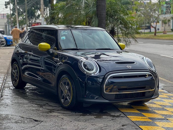 2022 MINI Mini Electric 3 Door SE Iconic