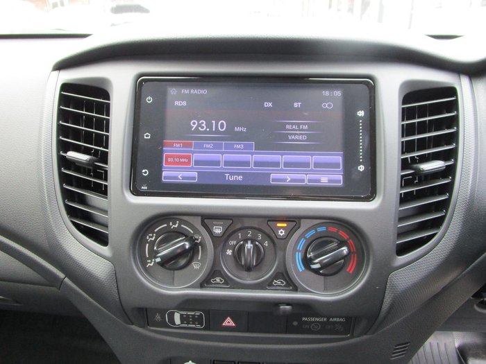 2023 Mitsubishi Triton GLX