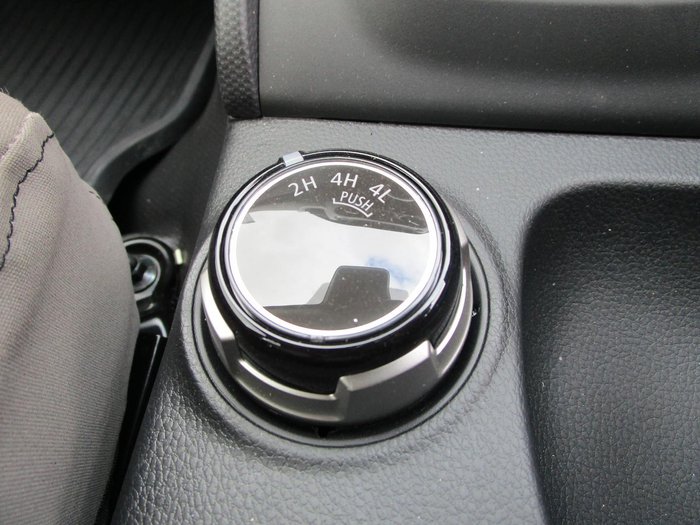 2023 Mitsubishi Triton GLX