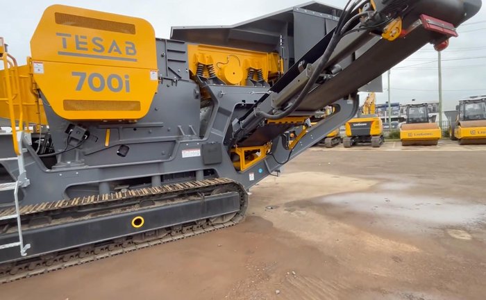 2023 TESAB 700i