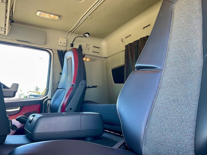 2017 Volvo Fm450 Only 256197 Klm Best Avait $161500 Plus Gst Light Use VOLVO FM450 SLEEPER WHITE