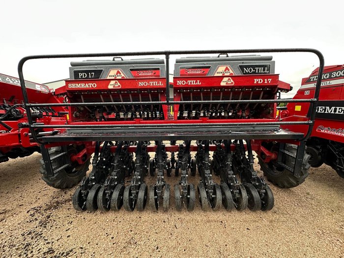 0 Semeato Pd17 Double Disc Seeder RED