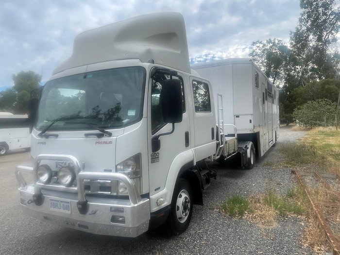 2009 Isuzu Frr 600 WHITE
