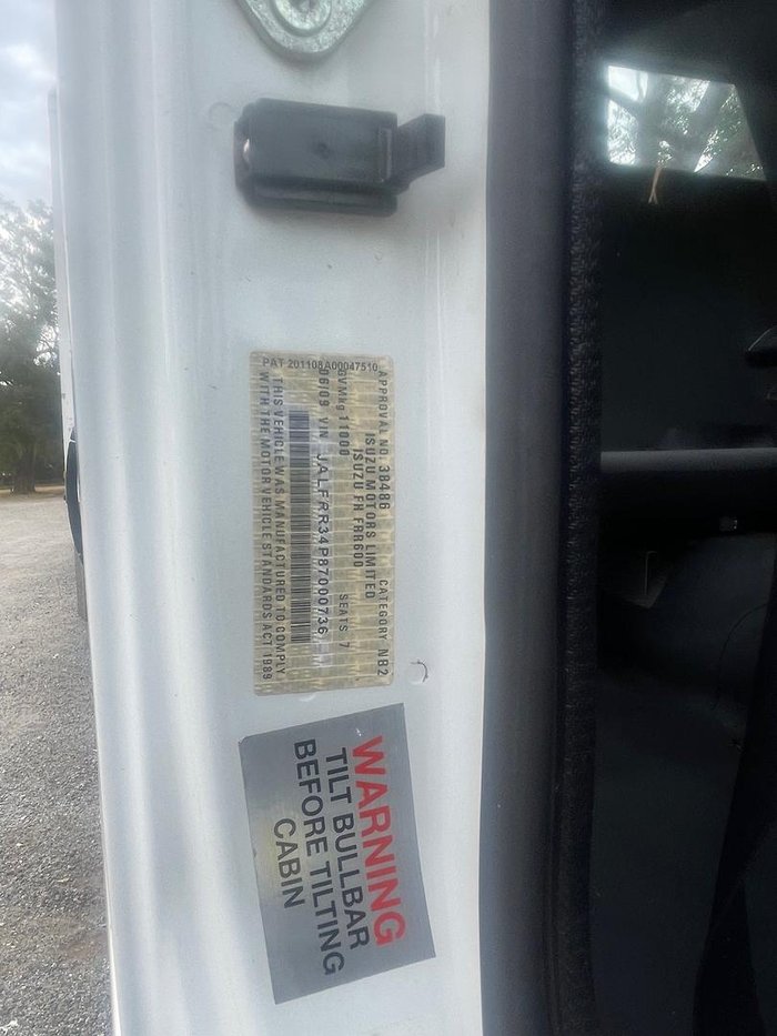 2009 Isuzu Frr 600 WHITE