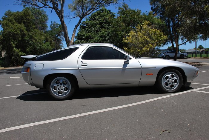 1985 Porsche 928 S (No Series) Polar Silver
