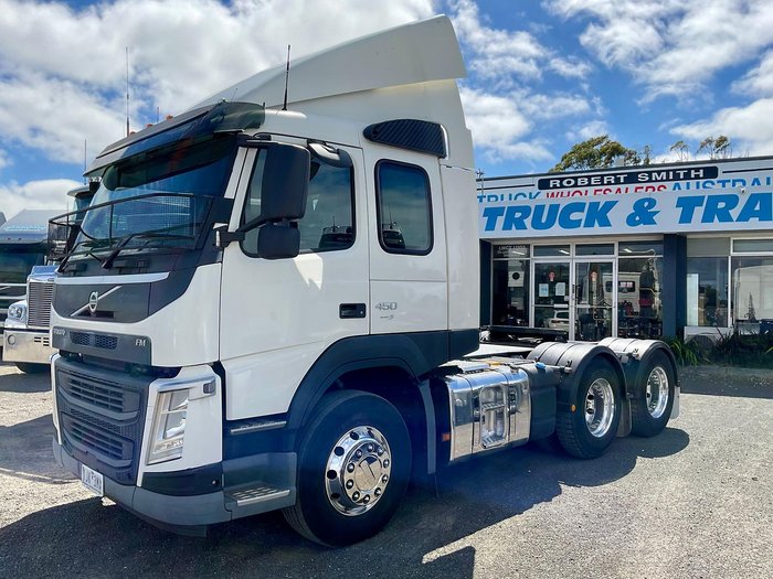 2017 Volvo Fm450 Look 300092 Klm Be Quick $161500+Gst Hist Light Use VOLVO FM450 SLP WHITE