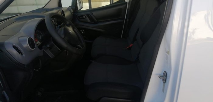 2017 Peugeot Partner MAXI
