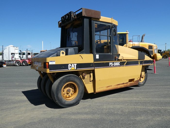 2005 Caterpillar PS 300C