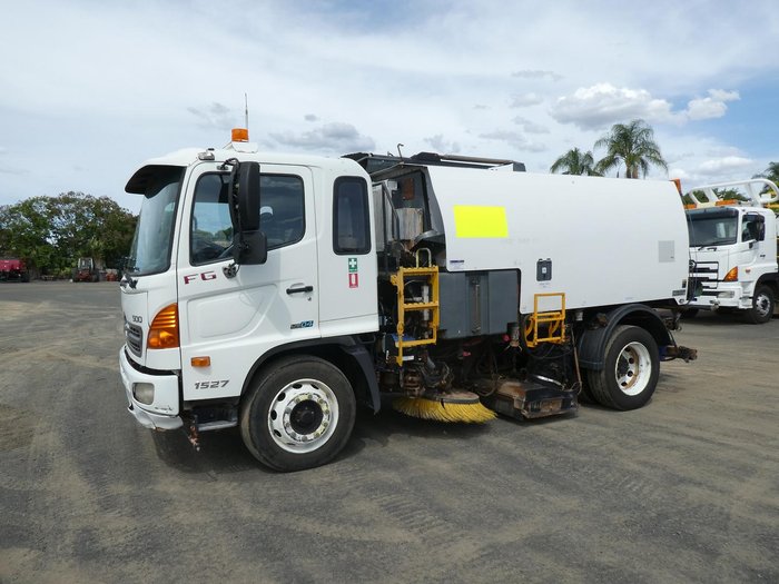 2008 Hino MACDONALD   JOHNSTON