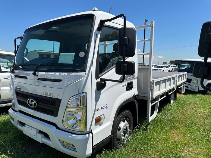2023 Hyundai Mighty EX4/6 Tray White