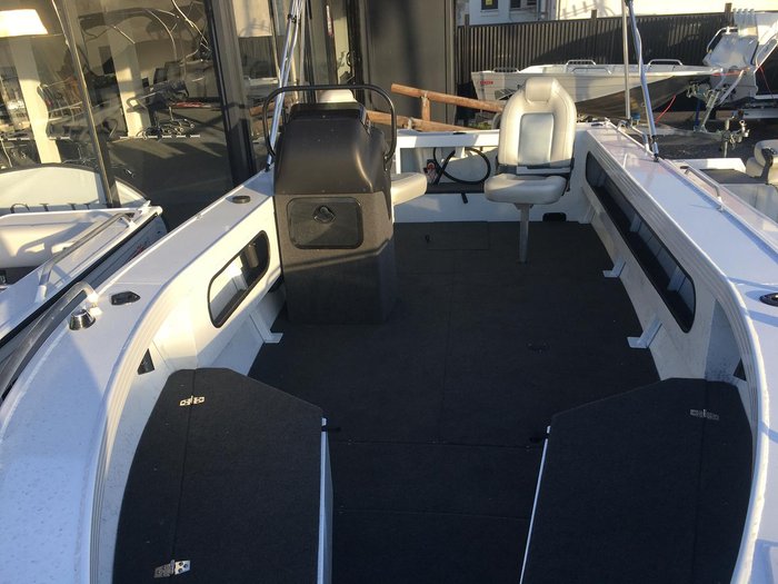 2026 Stacer 589 Crossfire SC