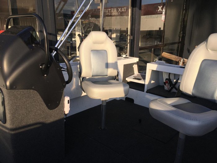 2025 Stacer 589 Crossfire SC SE