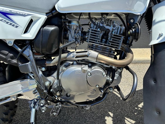 2025 Suzuki Trojan (DR200SE) Trojan White