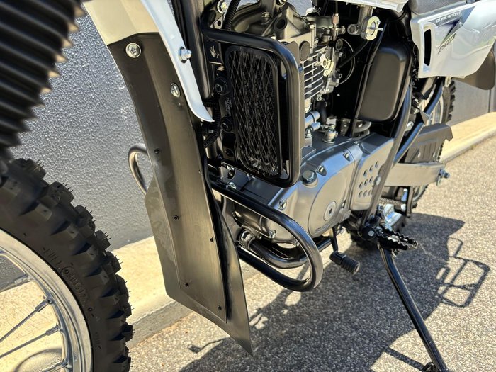 2025 Suzuki Trojan (DR200SE) Trojan White