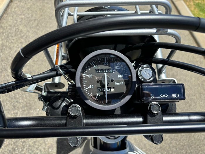 2025 Suzuki Trojan (DR200SE) Trojan White