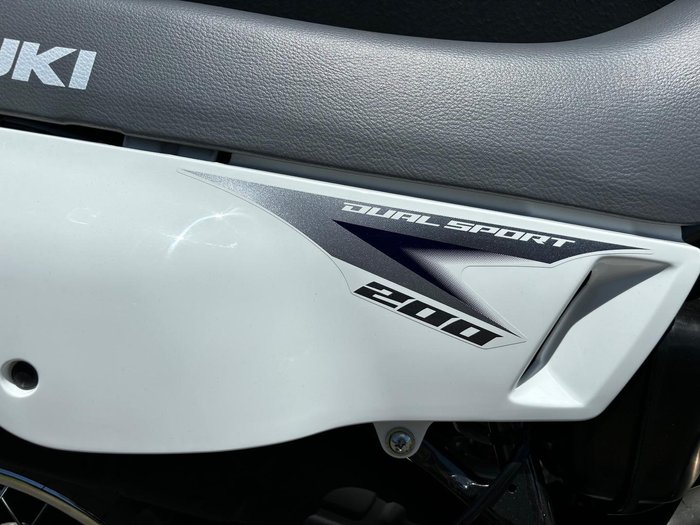 2025 Suzuki Trojan (DR200SE) Trojan White