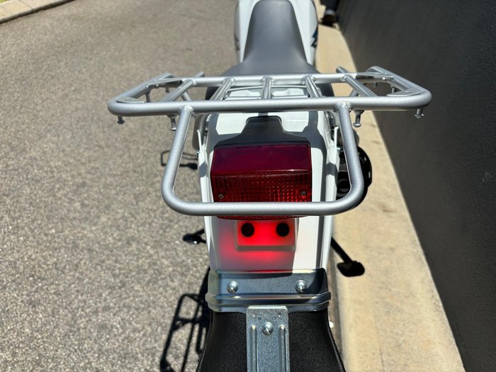 2025 Suzuki Trojan (DR200SE) Trojan White