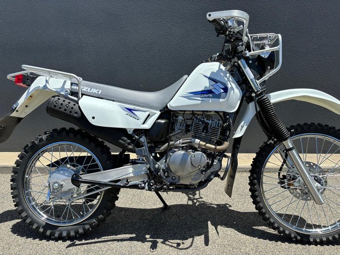 2025 Suzuki Trojan (DR200SE) Trojan White