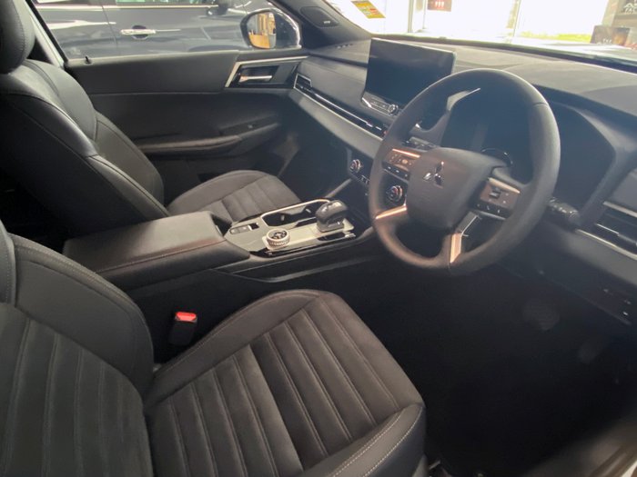 2026 MITSUBISHI Outlander LS BLACK EDN
