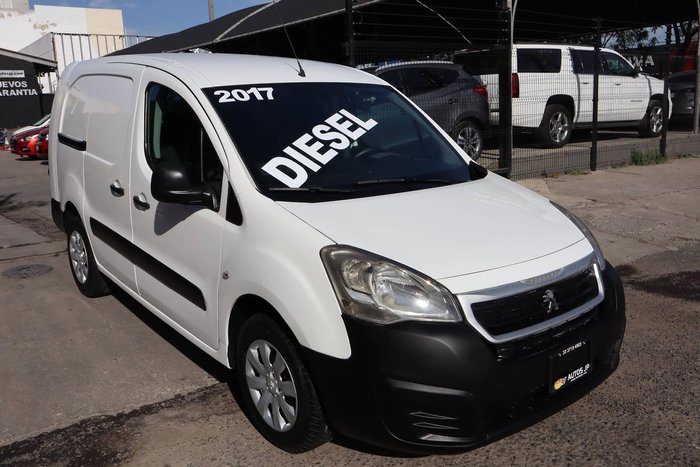 2017 Peugeot Partner MAXI