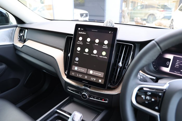 2025 Volvo XC60 Ultra B5 Dark