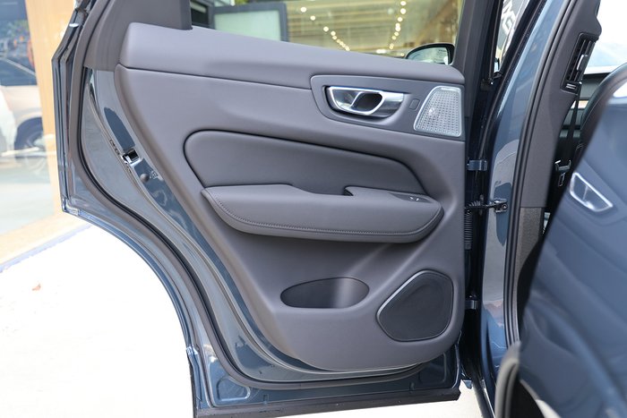 2025 Volvo XC60 Ultra B5 Dark