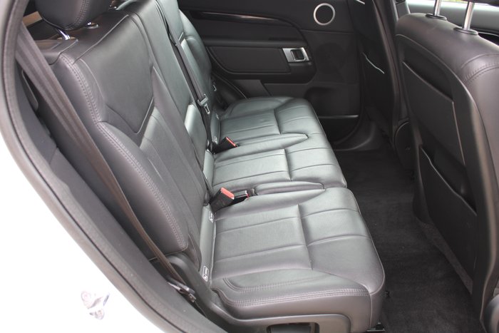 2019 Land Rover Discovery SD6 SE
