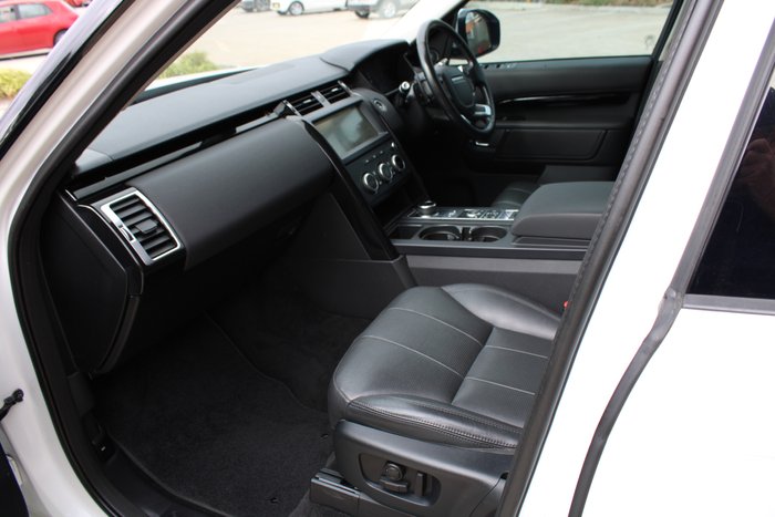 2019 Land Rover Discovery SD6 SE