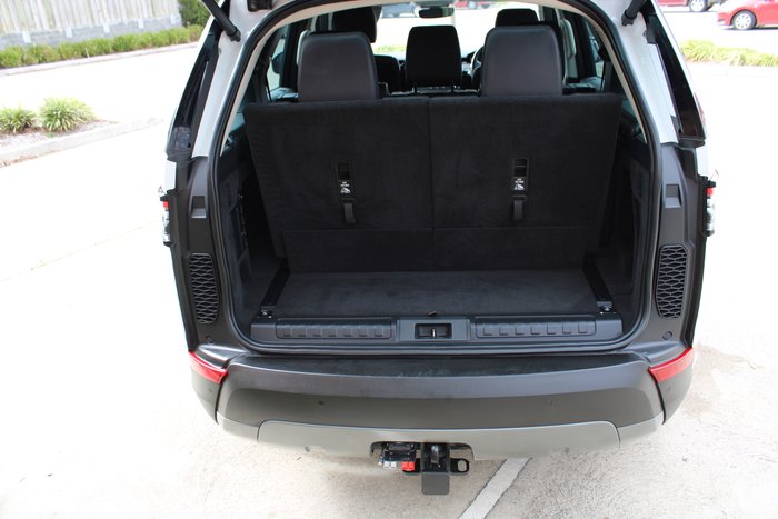 2019 Land Rover Discovery SD6 SE