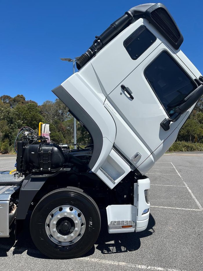 2024 Fuso Shogun FV74 460 White