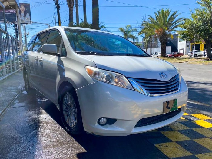 2015 Toyota Sienna XLE