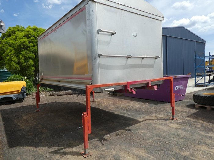 2002 Hercules Quick Release Tipping Body silver