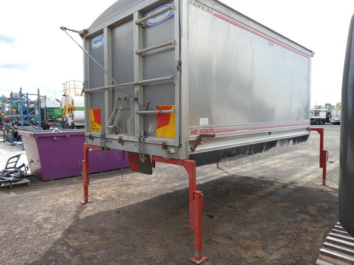 2002 Hercules Quick Release Tipping Body silver