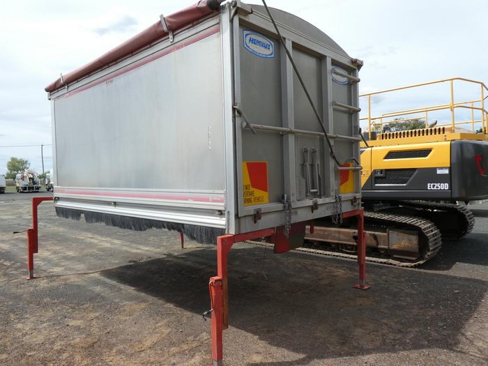 2002 Hercules Quick Release Tipping Body silver