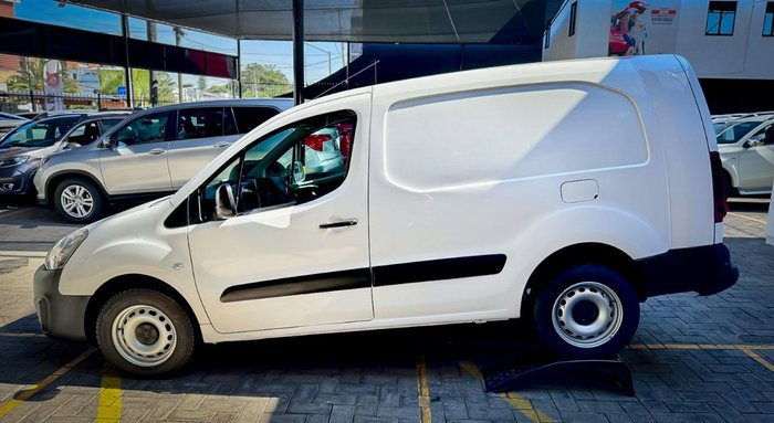 2017 Peugeot Partner MAXI