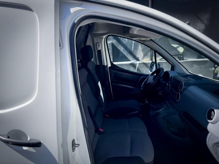 2017 Peugeot Partner MAXI