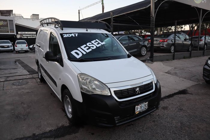 2017 Peugeot Partner MAXI