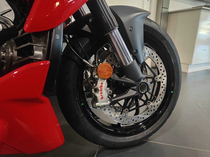 2024 DUCATI DIAVEL V4 ROAD RED