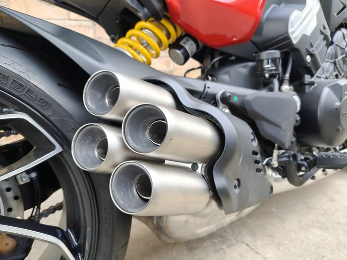 2024 DUCATI DIAVEL V4 ROAD RED