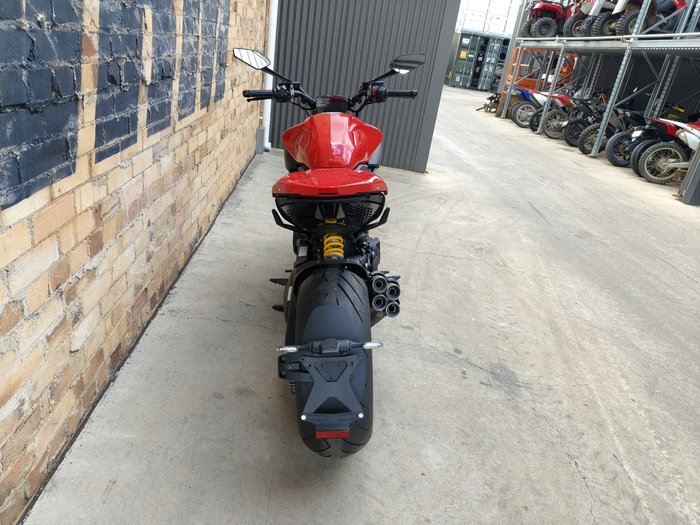 2024 DUCATI DIAVEL V4 ROAD RED