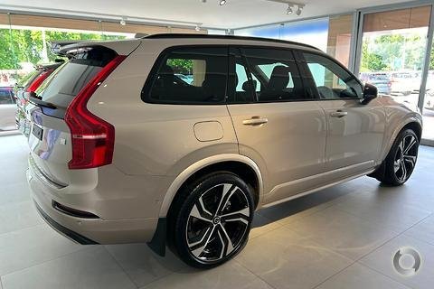 2023 Volvo XC90 Recharge Ultimate T8 Plug-In Hybrid