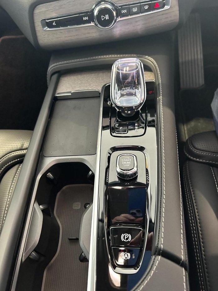 2023 Volvo XC90 Recharge Ultimate T8 Plug-In Hybrid