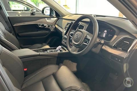 2023 Volvo XC90 Recharge Ultimate T8 Plug-In Hybrid