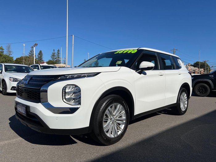 2023 Mitsubishi Outlander ES
