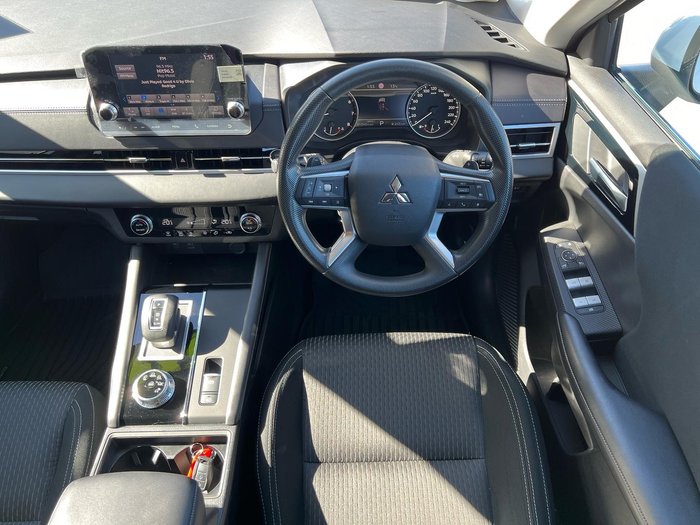 2023 Mitsubishi Outlander ES