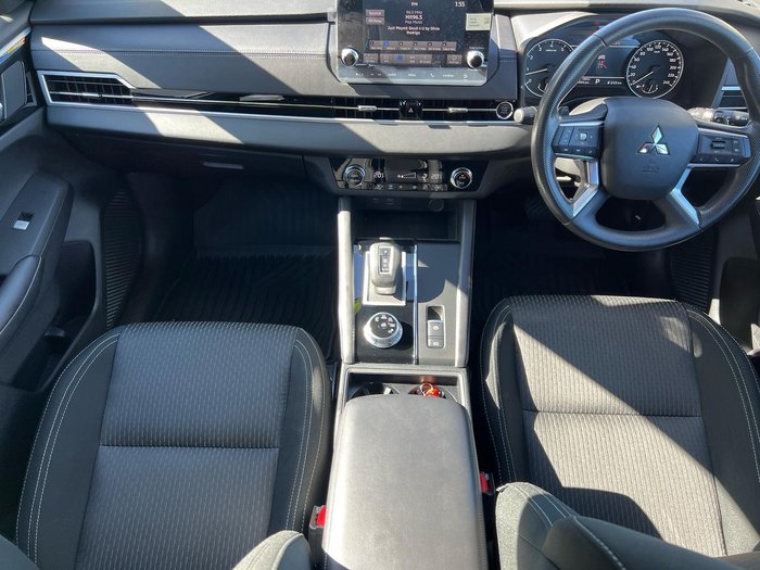 2023 Mitsubishi Outlander ES